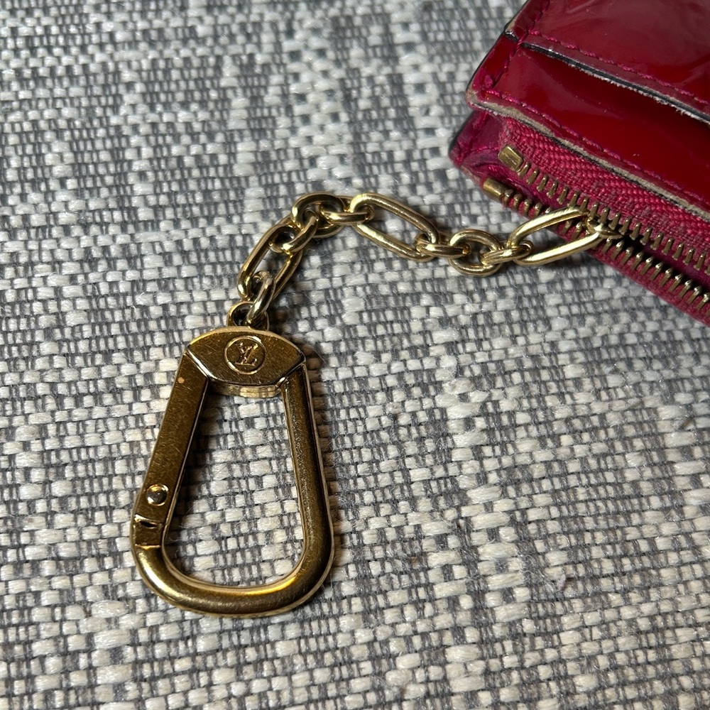 362. Louis Vuitton Monogram Vernis Pochette Cles, Key Holder - Picture 10 of 13